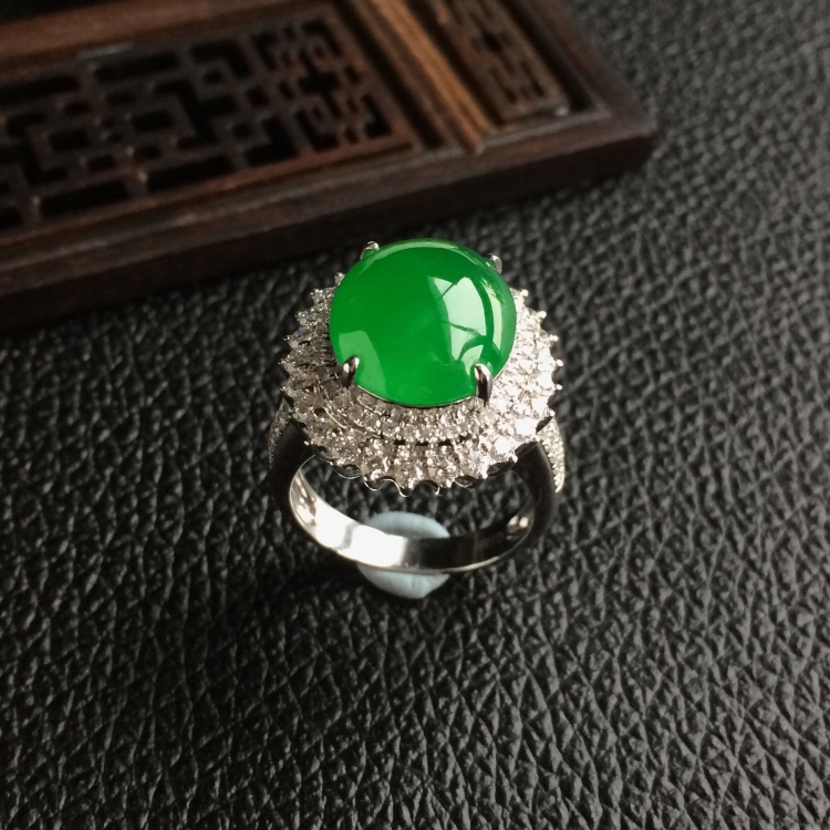 (超值推荐)糯冰种阳绿镶白金钻石戒指