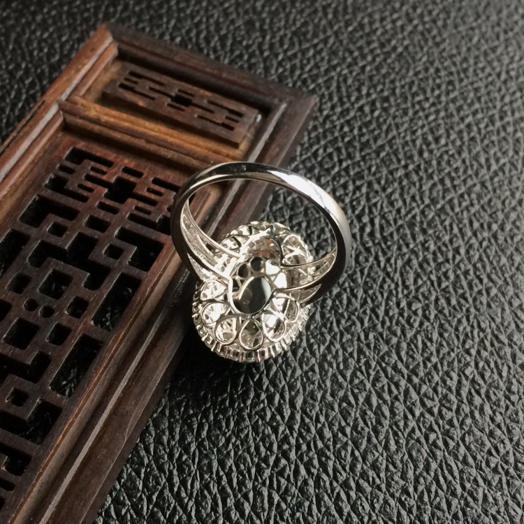(超值推荐)糯冰种阳绿镶白金钻石戒指