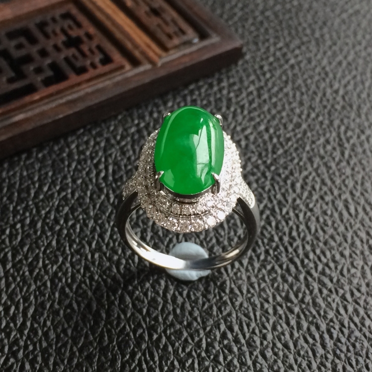 (超值推荐)糯冰种阳绿镶白金钻石戒指