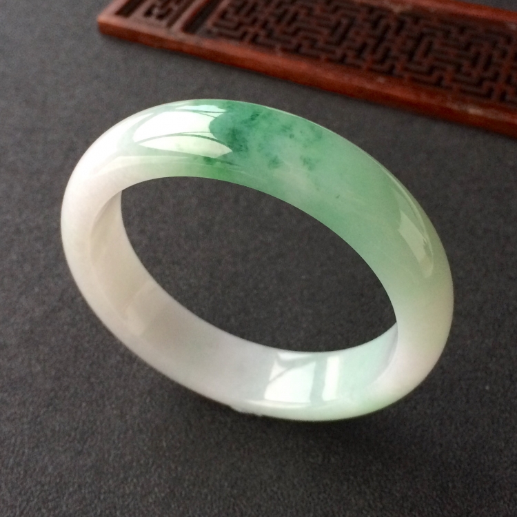 (超值推荐)糯冰种飘花手镯(56mm)