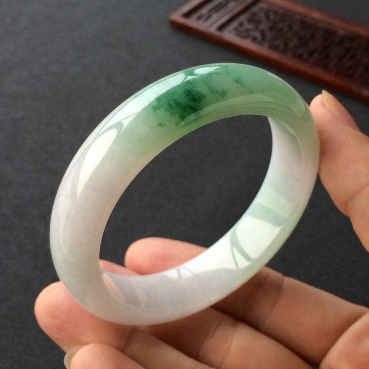 (超值推荐)糯冰种飘花手镯(56mm)