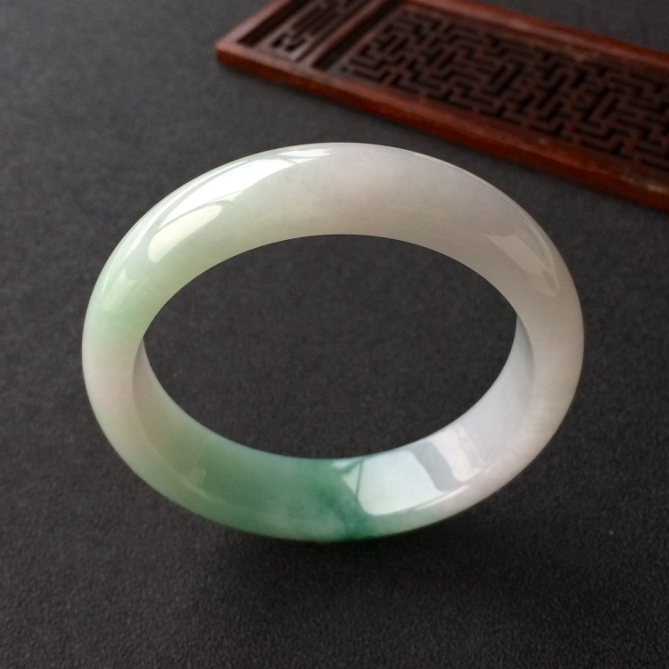 (超值推荐)糯冰种飘花手镯(56mm)