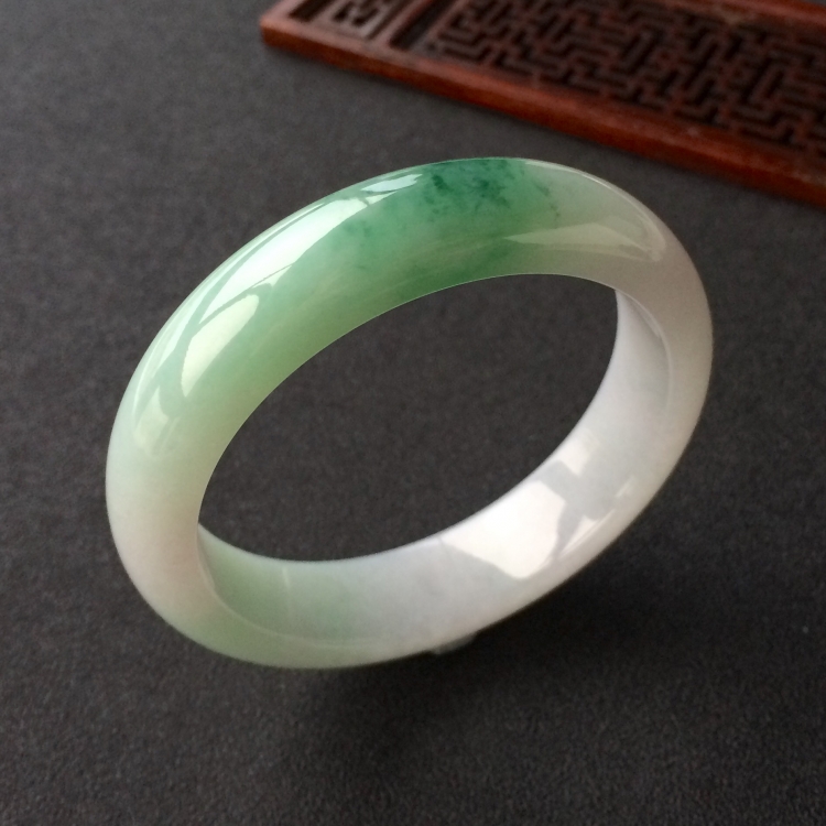 (超值推荐)糯冰种飘花手镯(56mm)