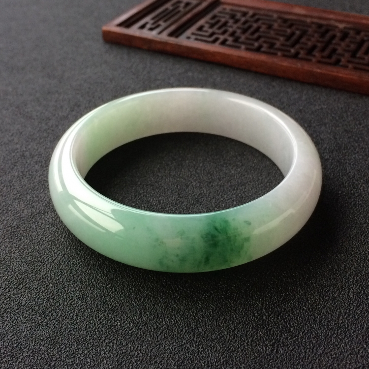 (超值推荐)糯冰种飘花手镯(56mm)