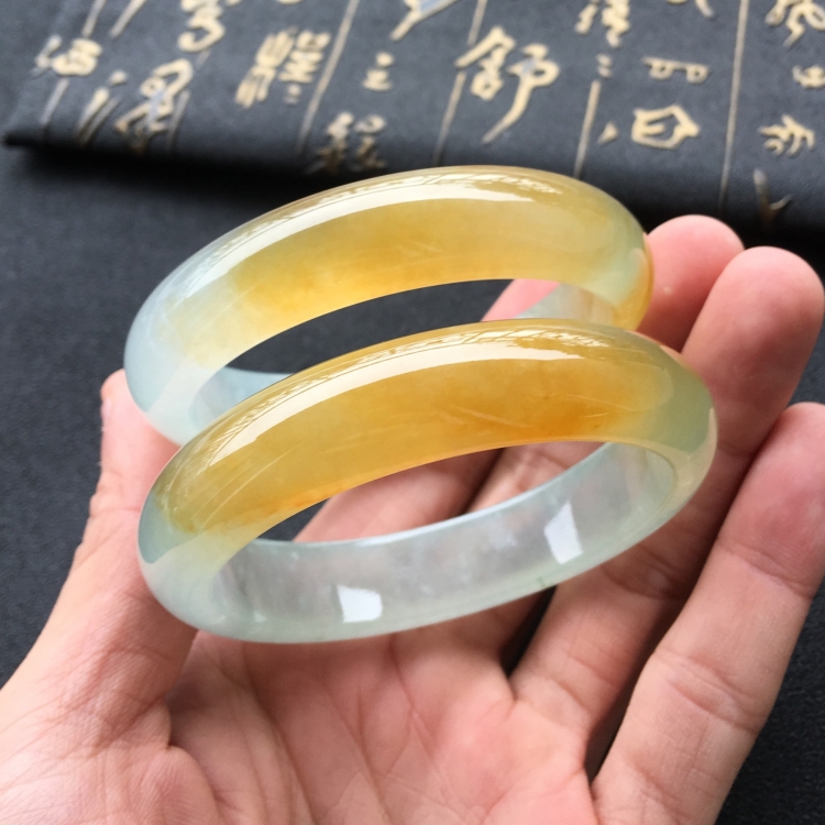 (超值推荐)冰种黄翡手镯一对(55.8mm/56.5mm)