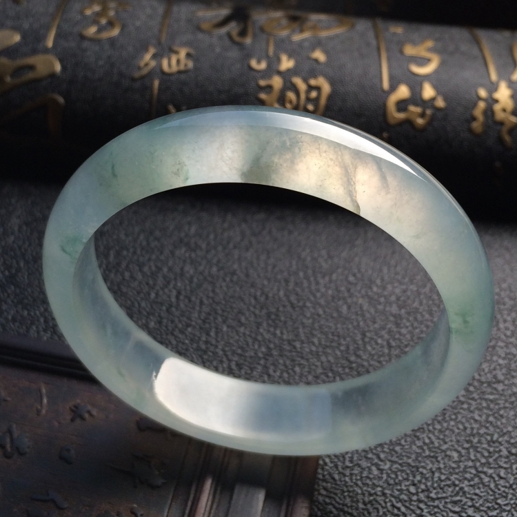 （超值推荐）冰种飘花手镯（55.8mm）
