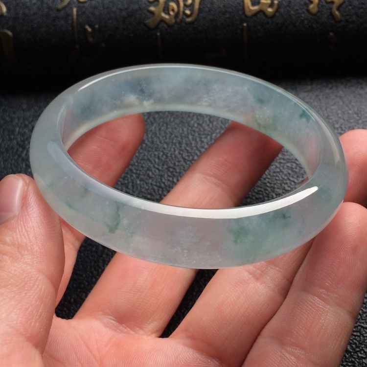 （超值推荐）冰种飘花手镯（55.8mm）