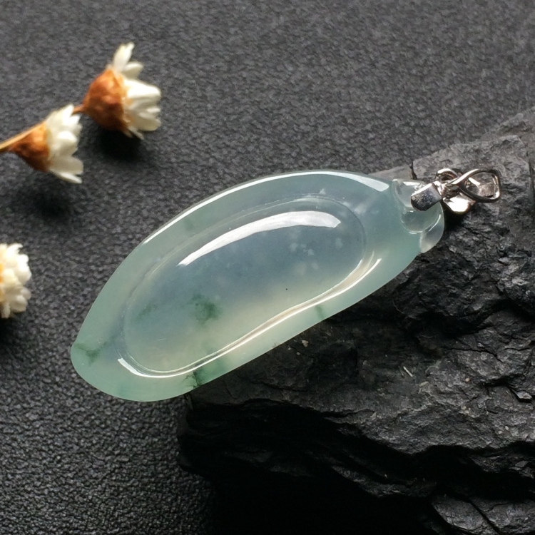 （超值推荐）冰种飘花福瓜挂件（金扣）