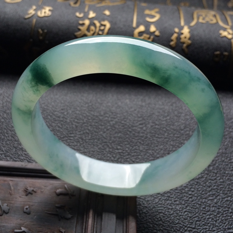 （超值推荐）冰种飘花手镯（56.9mm）