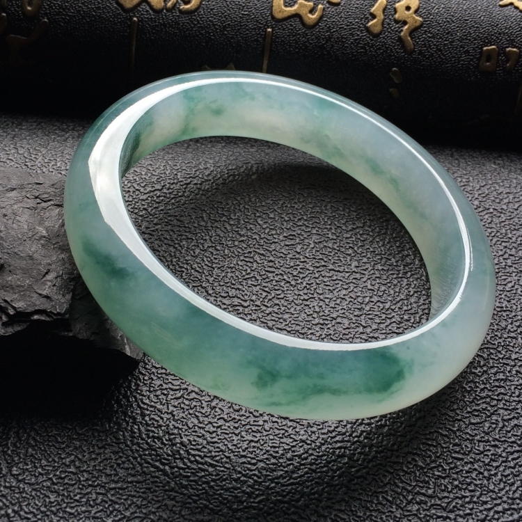 （超值推荐）冰种飘花手镯（56.9mm）