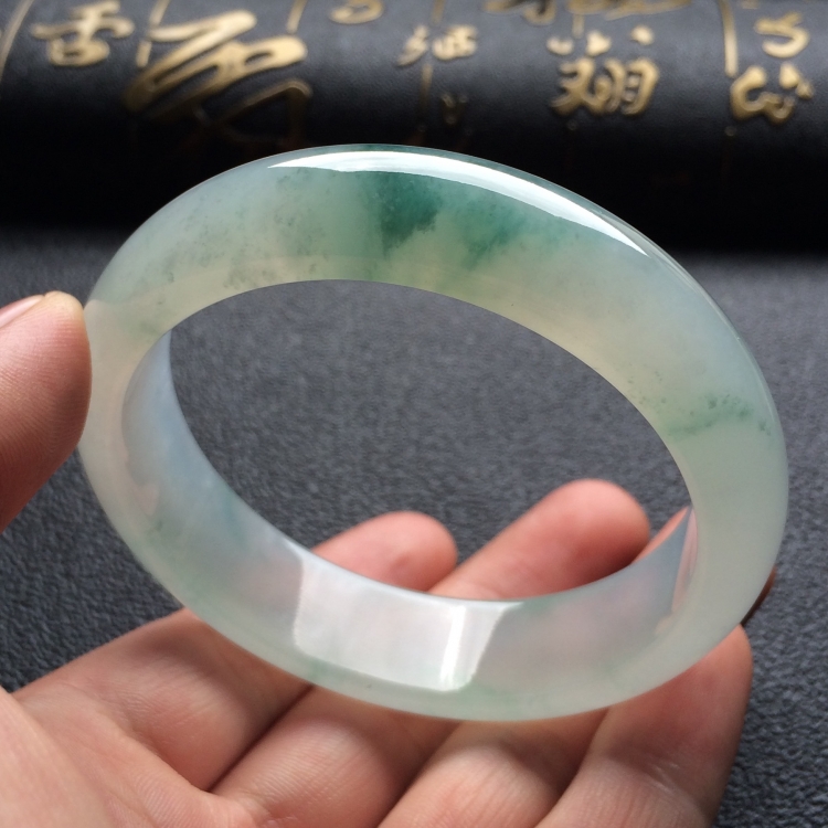 （超值推荐）冰种飘花手镯（57.9mm）