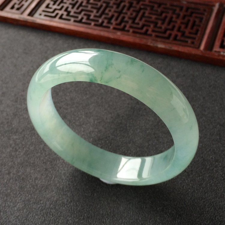 (超值推荐)冰种飘花手镯(56.2mm)