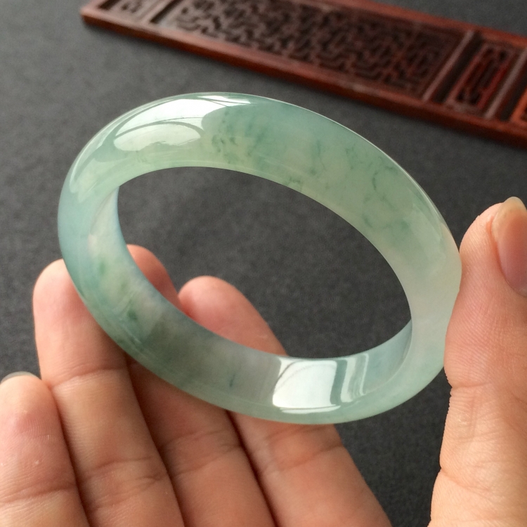 (超值推荐)冰种飘花手镯(56.2mm)