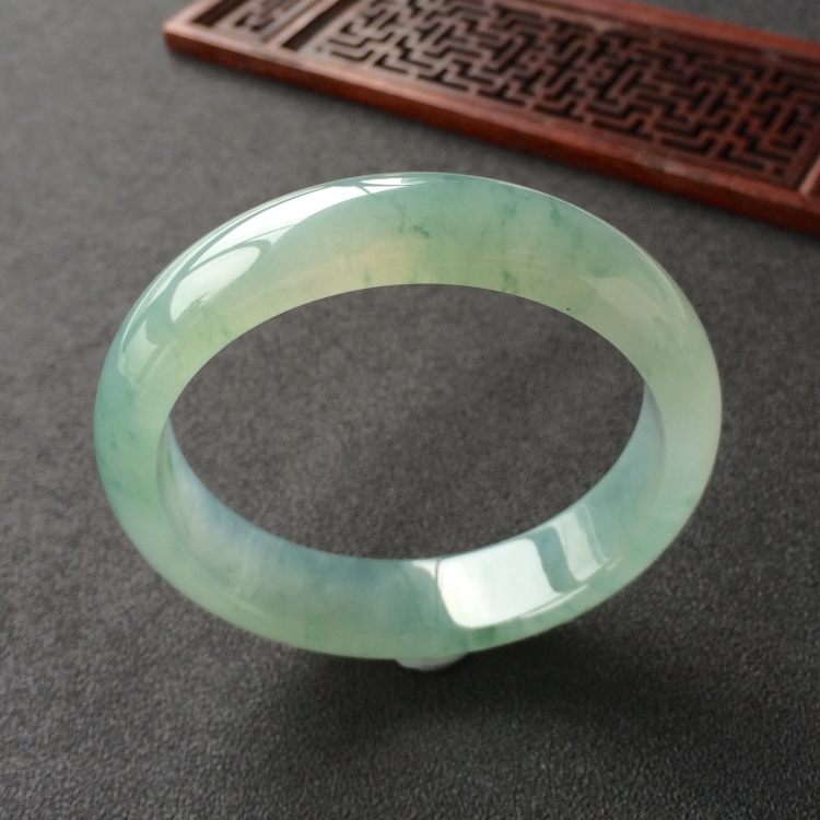(超值推荐)冰种飘花手镯(56.2mm)