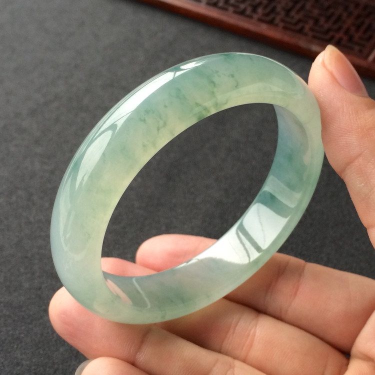 (超值推荐)冰种飘花手镯(56.2mm)