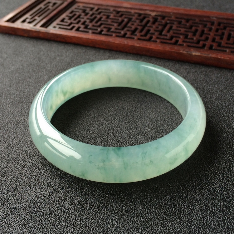 (超值推荐)冰种飘花手镯(56.2mm)