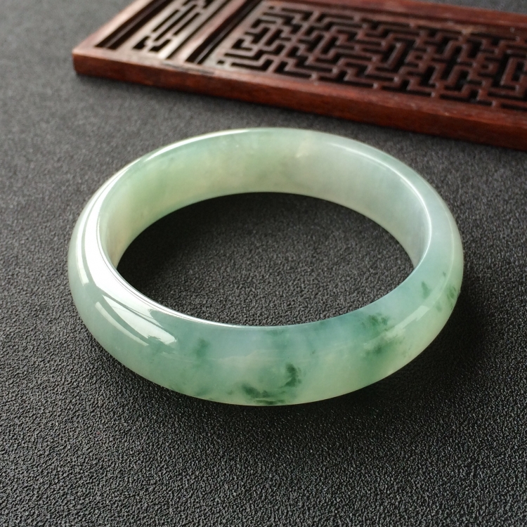 (超值推荐)糯冰种飘花手镯(53mm)