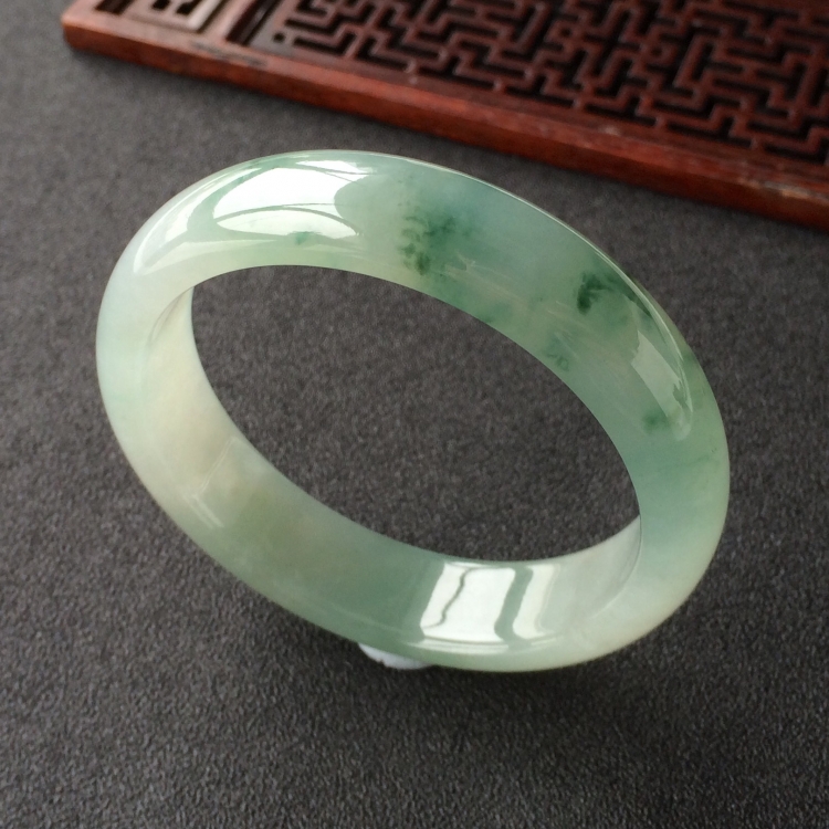(超值推荐)糯冰种飘花手镯(53mm)