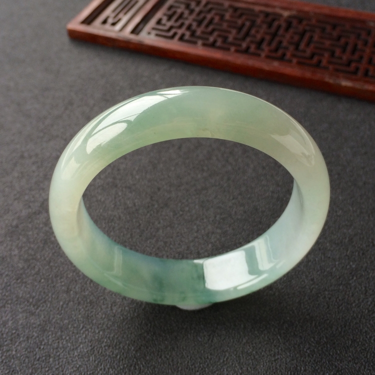 (超值推荐)糯冰种飘花手镯(53mm)