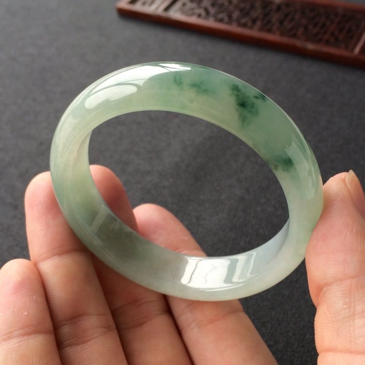 (超值推荐)糯冰种飘花手镯(53mm)