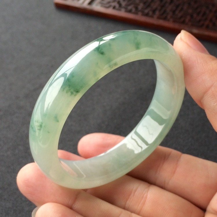 (超值推荐)糯冰种飘花手镯(53mm)