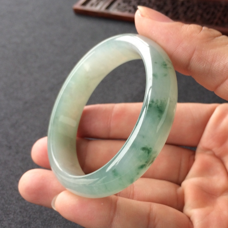(超值推荐)糯冰种飘花手镯(53mm)