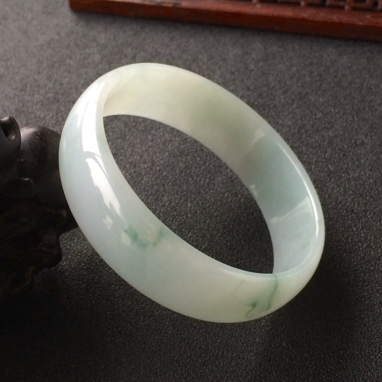 (超值推荐)糯冰种飘花手镯(50.2mm)