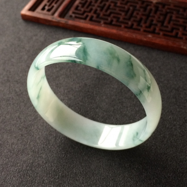 (超值推荐)糯冰种飘花手镯(52.5mm)