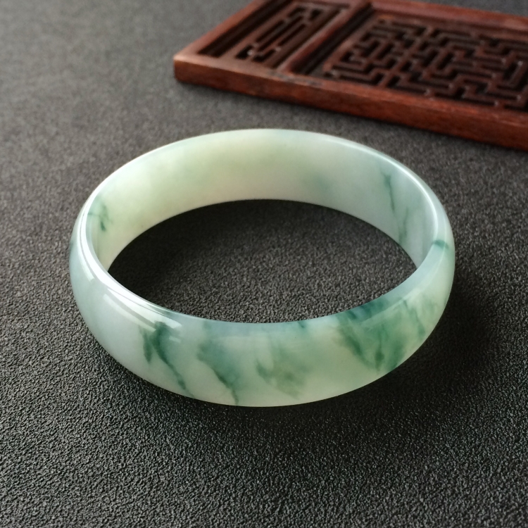 (超值推荐)糯冰种飘花手镯(52.5mm)
