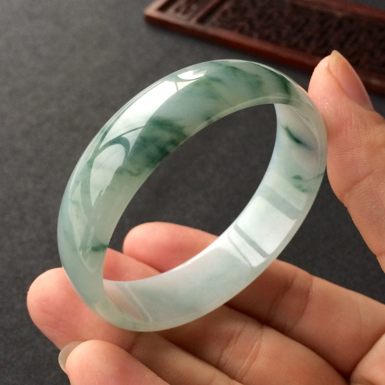 (超值推荐)糯冰种飘花手镯(52.5mm)