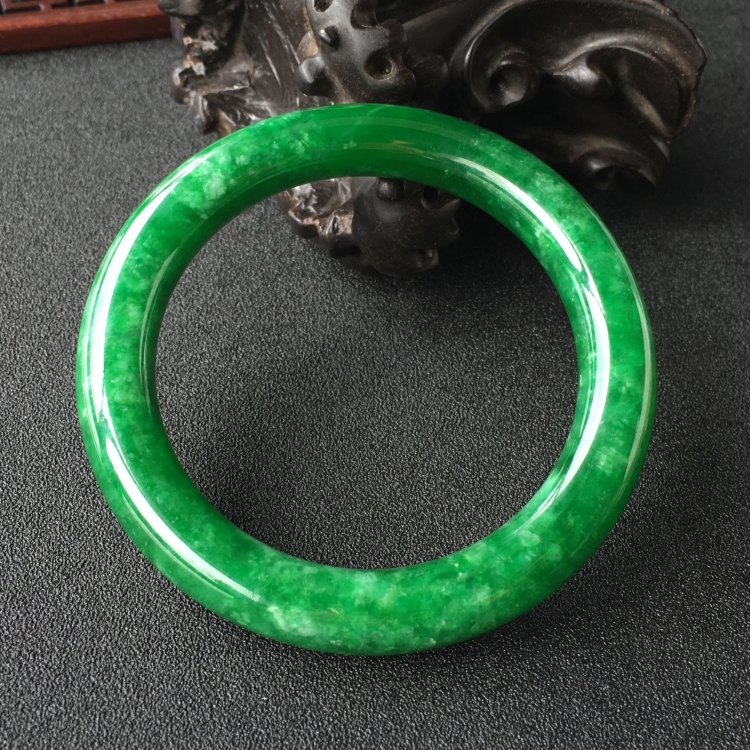 (超值推荐)糯冰种阳绿圆条手镯(56.8mm/57mm)(一对)