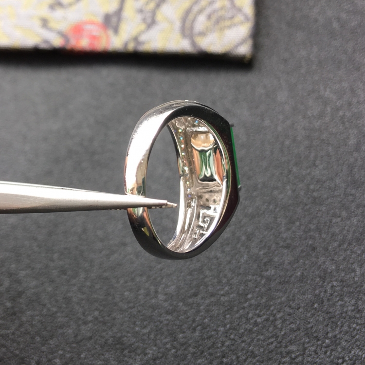 (超值推荐)冰种飘翠镶白金钻石方形戒指
