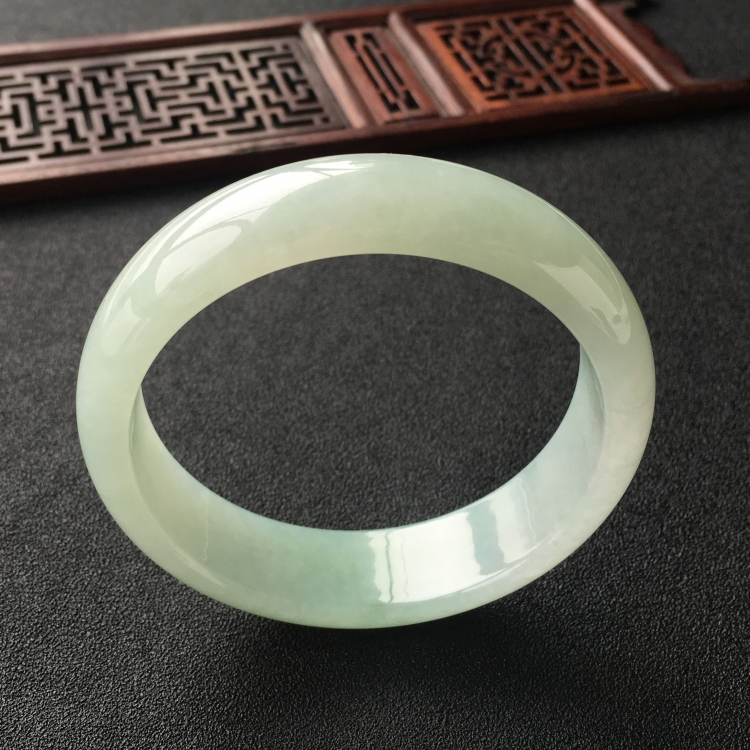 (超值推荐)糯冰种晴水手镯(59mm)