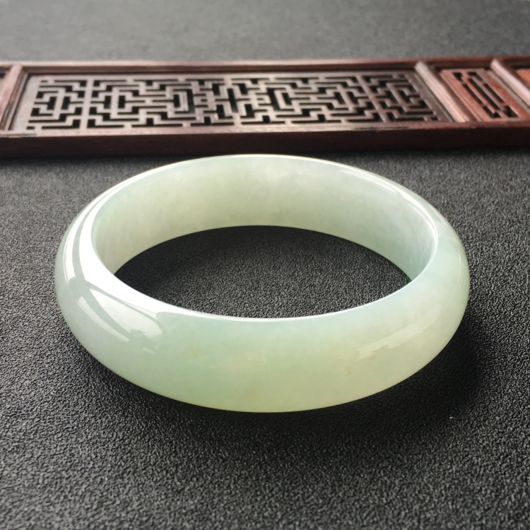 (超值推荐)糯冰种晴水手镯(59mm)