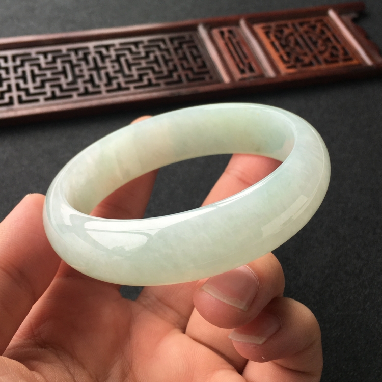 (超值推荐)糯冰种晴水手镯(59mm)