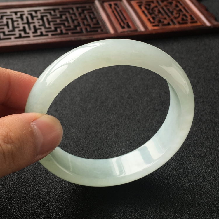 (超值推荐)糯冰种晴水手镯(58.8mm)