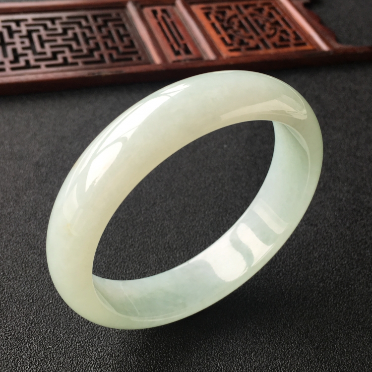 (超值推荐)糯冰种晴水手镯(57.6mm)