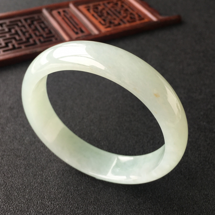 (超值推荐)糯冰种晴水手镯(57.6mm)
