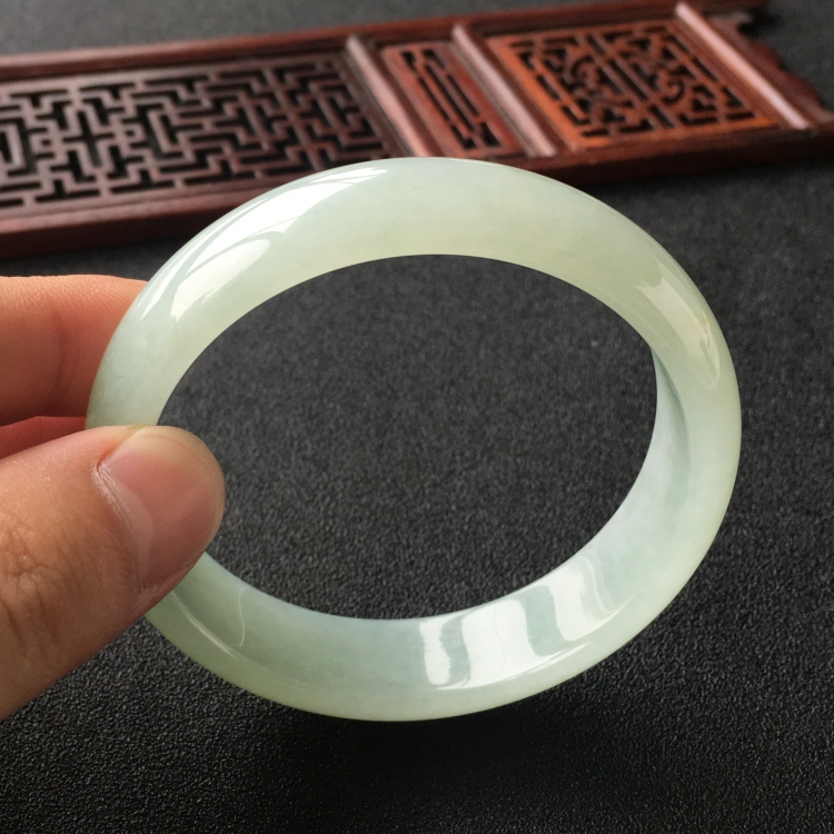 (超值推荐)糯冰种晴水手镯(57.6mm)
