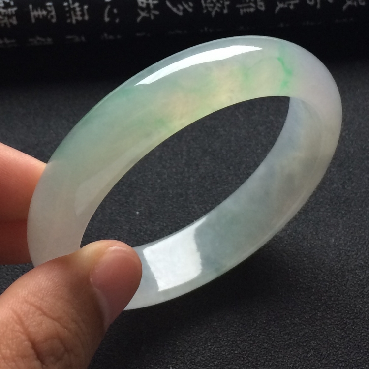 （超值推荐）糯冰种春带彩手镯（55.2mm）