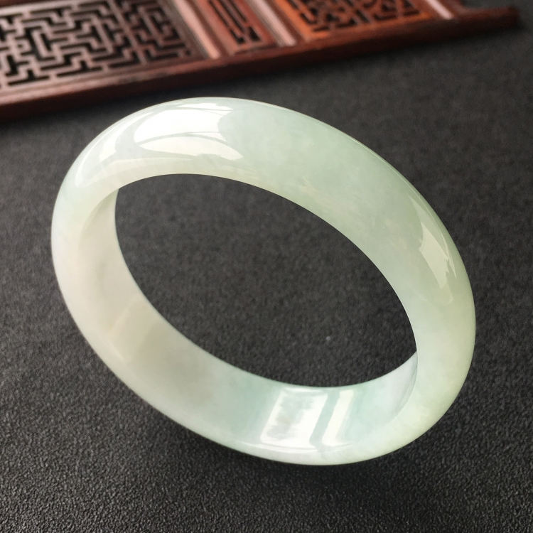 (超值推荐)糯冰种晴水手镯(56.6mm)