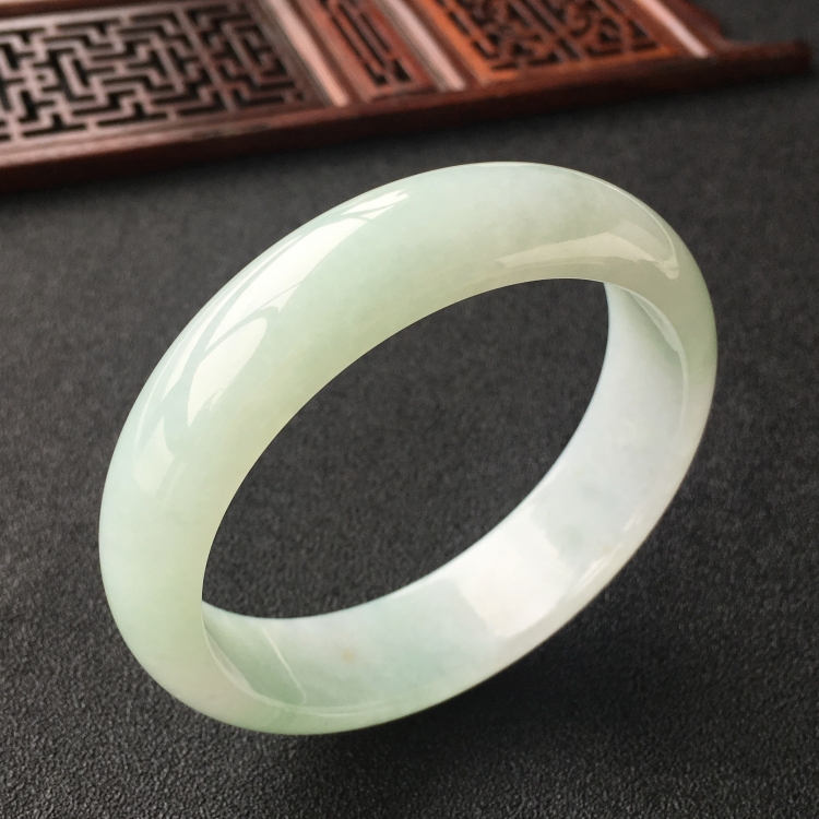 (超值推荐)糯冰种晴水手镯(56.6mm)