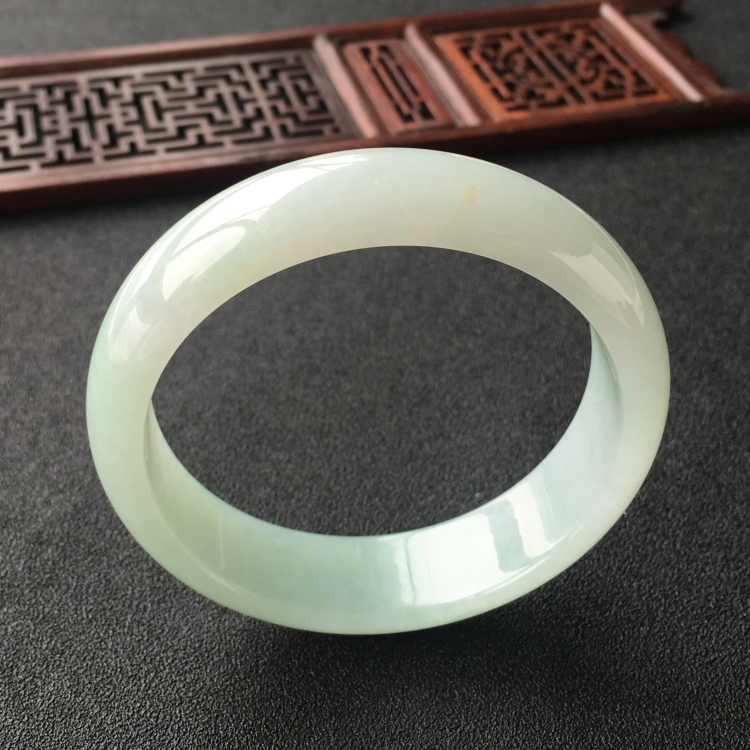 (超值推荐)糯冰种晴水手镯(56.6mm)