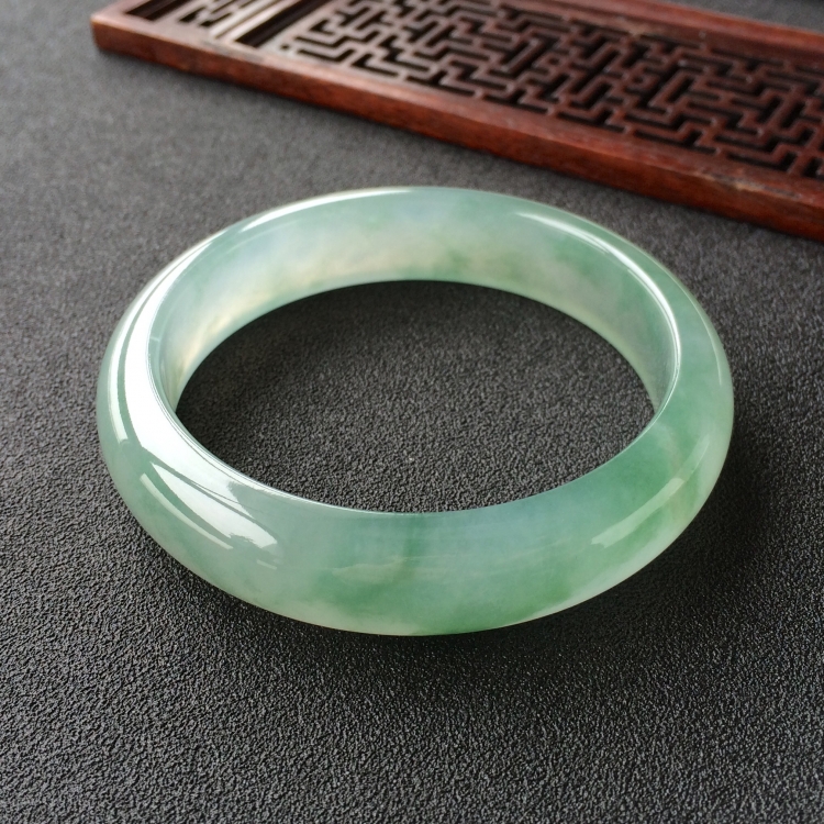 (超值推荐)冰种飘花手镯(56.5mm)