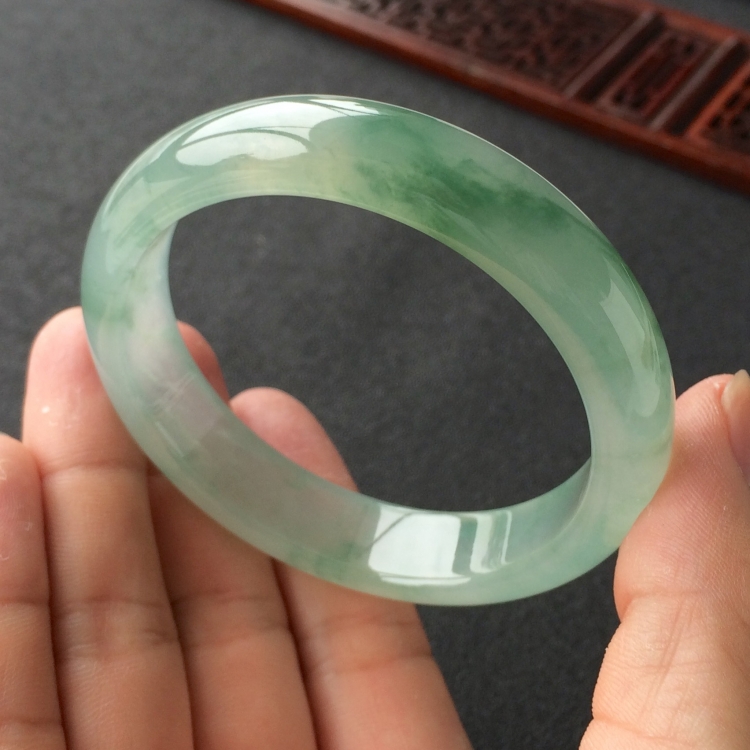(超值推荐)冰种飘花手镯(56.5mm)