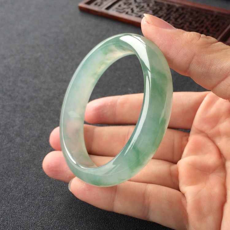 (超值推荐)冰种飘花手镯(56.5mm)
