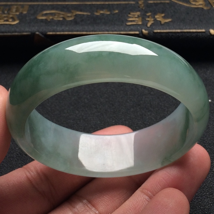 （超值推荐）糯冰 种飘花贵妃手镯（53.3mm-48.5mm）