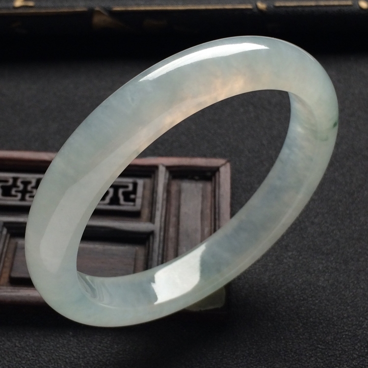 （超值推荐）冰种略飘花手镯（55.4mm）