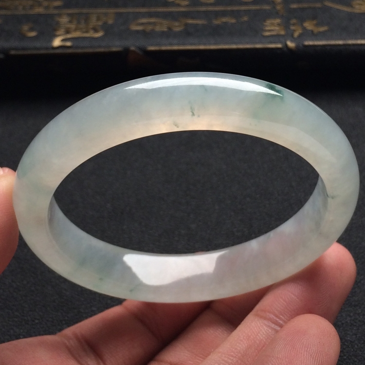 （超值推荐）冰种略飘花手镯（55.4mm）