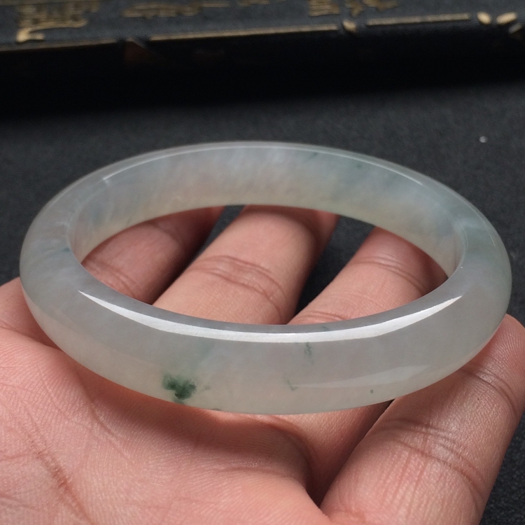 （超值推荐）冰种略飘花手镯（55.4mm）